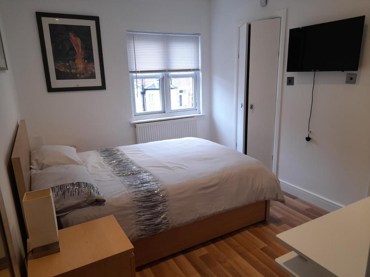 Lovely Home With Full En-Suite Double Bed Rooms Ρίντινγκ Εξωτερικό φωτογραφία