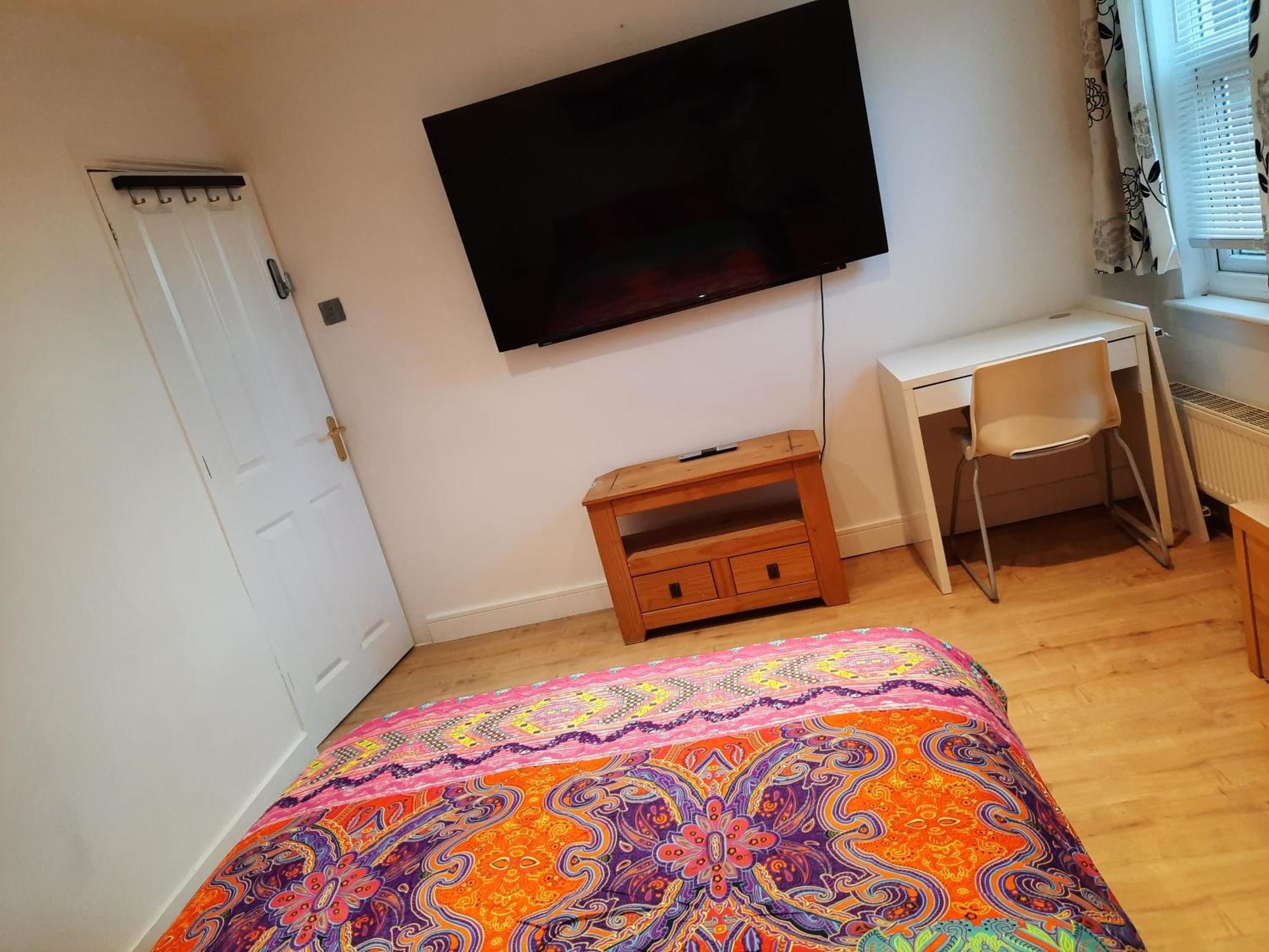Lovely Home With Full En-Suite Double Bed Rooms Ρίντινγκ Εξωτερικό φωτογραφία